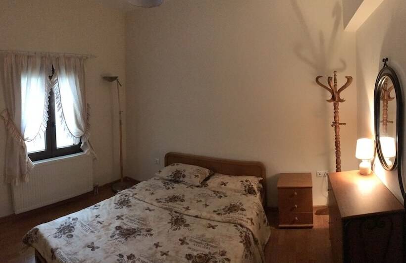 Mountain View Apartment