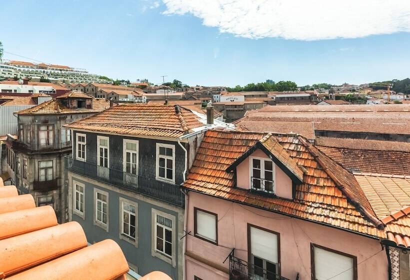 North Star Flats   Ribeira & Cellars