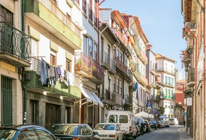 North Star Flats   Ribeira & Cellars