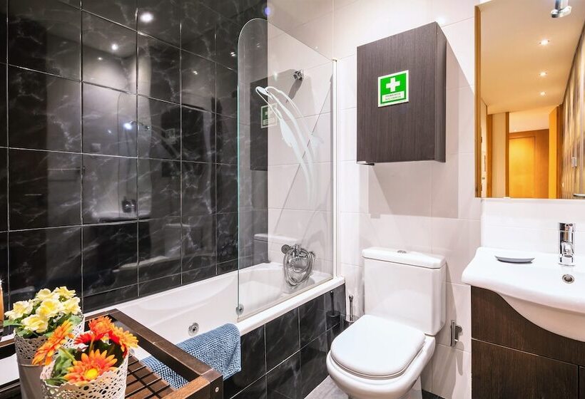 North Star Flats   Ribeira & Cellars