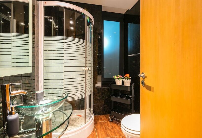 North Star Flats   Ribeira & Cellars