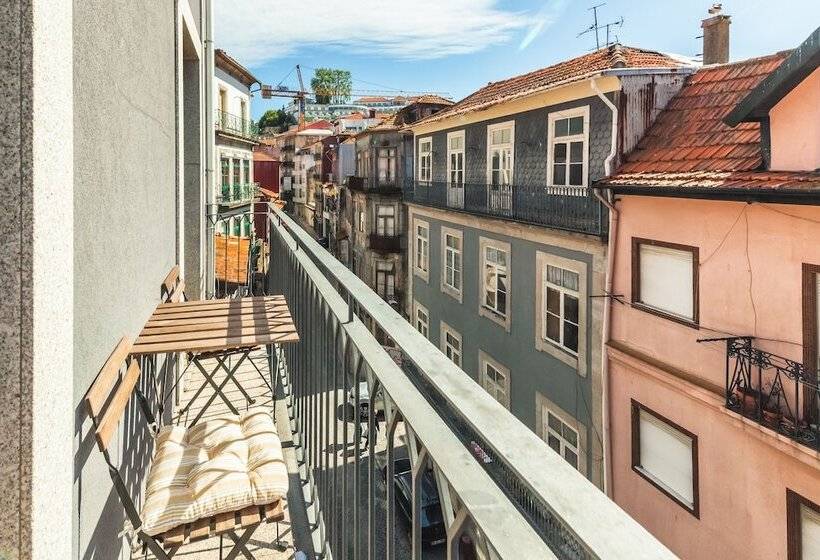 North Star Flats   Ribeira & Cellars