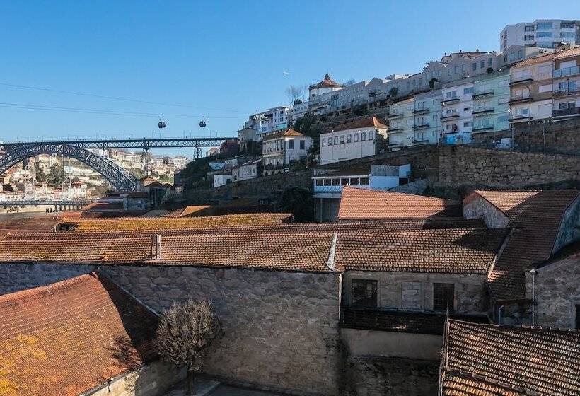 North Star Flats   Ribeira & Cellars