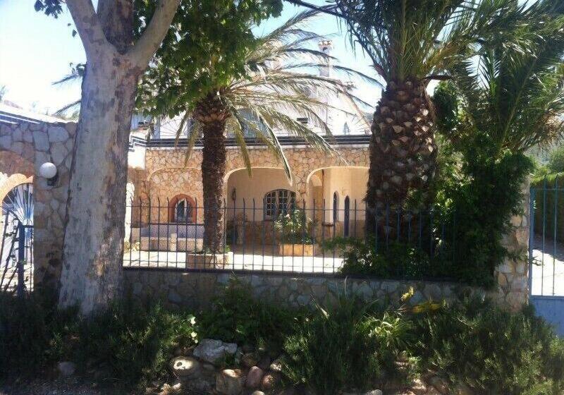 پانسیون Pao Blau