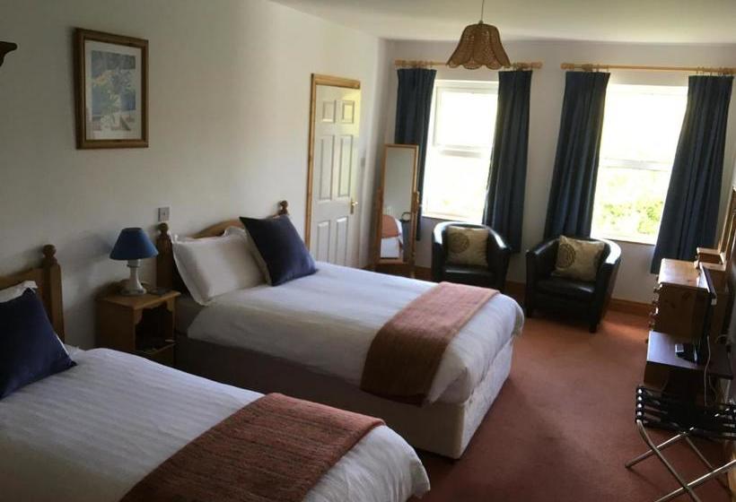 بنسيون Roskeel House