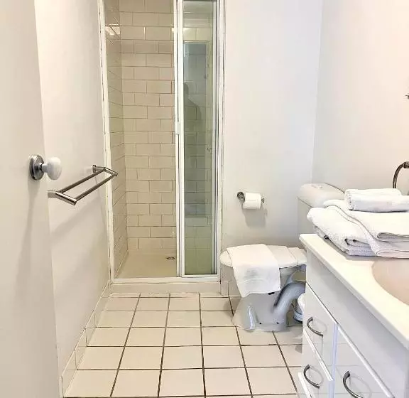 Readyset Apartments On Kavanagh