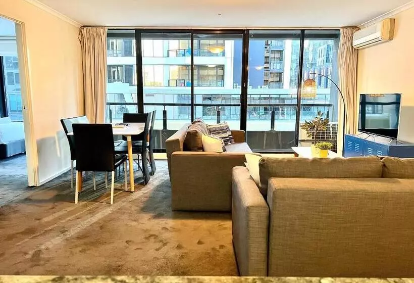 Readyset Apartments On Kavanagh