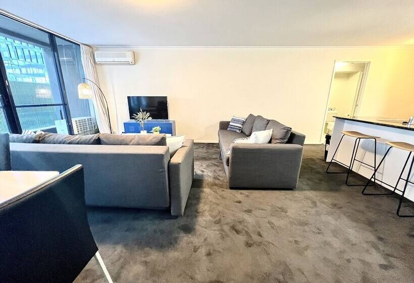 Readyset Apartments On Kavanagh