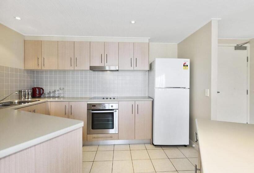 Resort On The Beach 4302 With Resort Pool