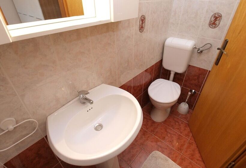 Apartments Milan 1048