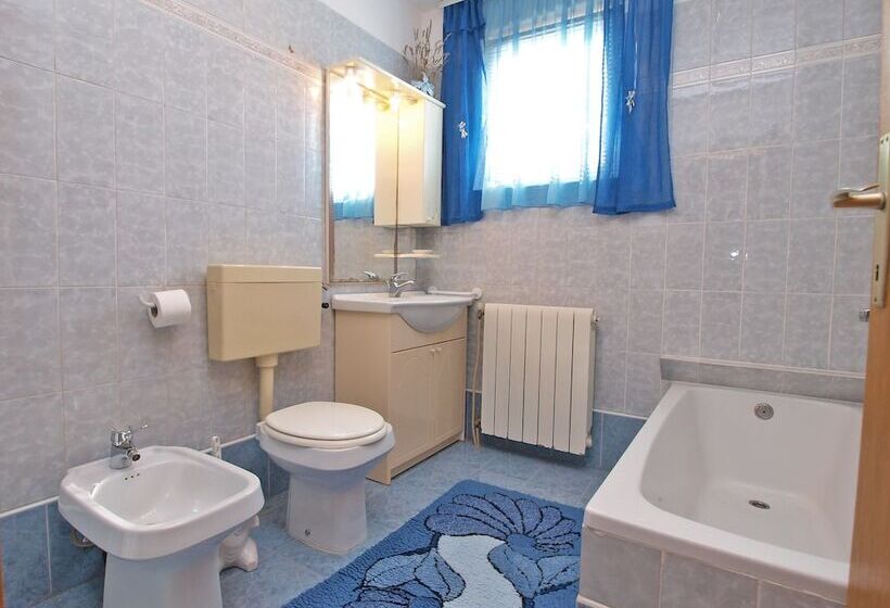 Apartments Milan 1048