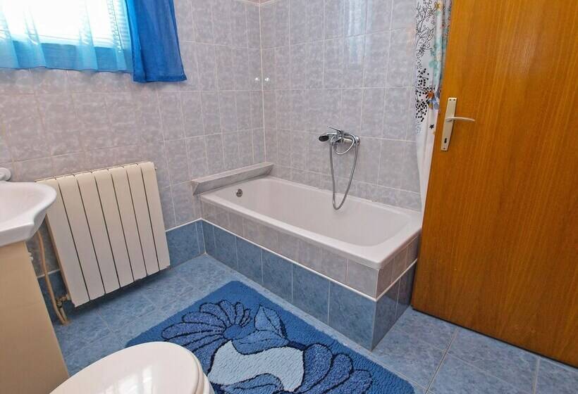 Apartments Milan 1048