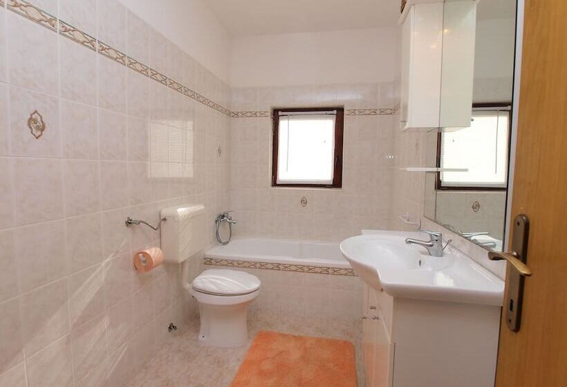 Apartments Milan 1048