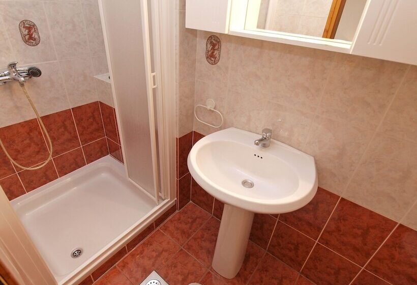 Apartments Milan 1048