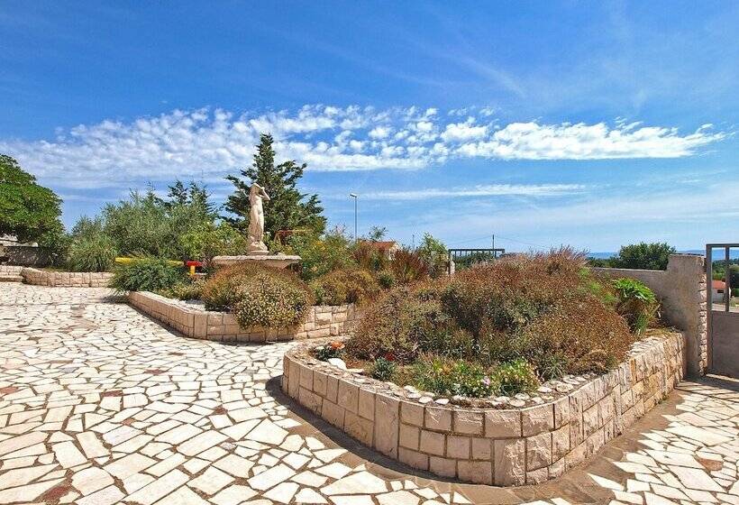 Apartments Vladislava 906