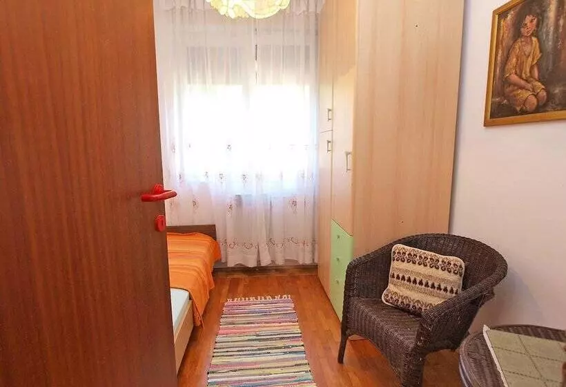 Apartments Vladislava 906