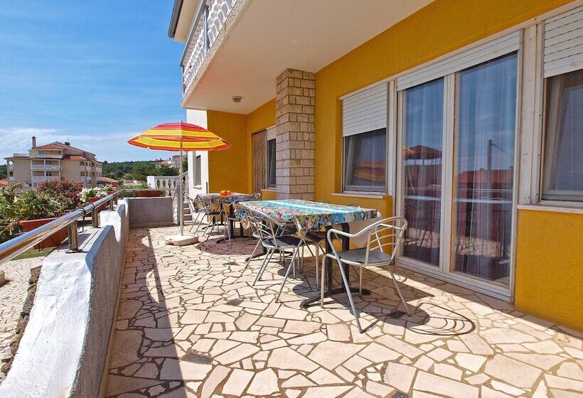 Apartments Vladislava 906