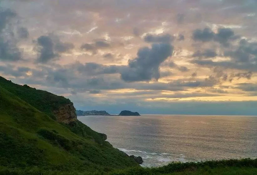 Hotelli Zarautz Beachside Surf Camp