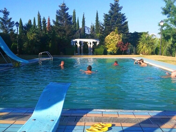 Mansion With 4 Bedrooms In Congosto, With Enclosed Garden And Wifi