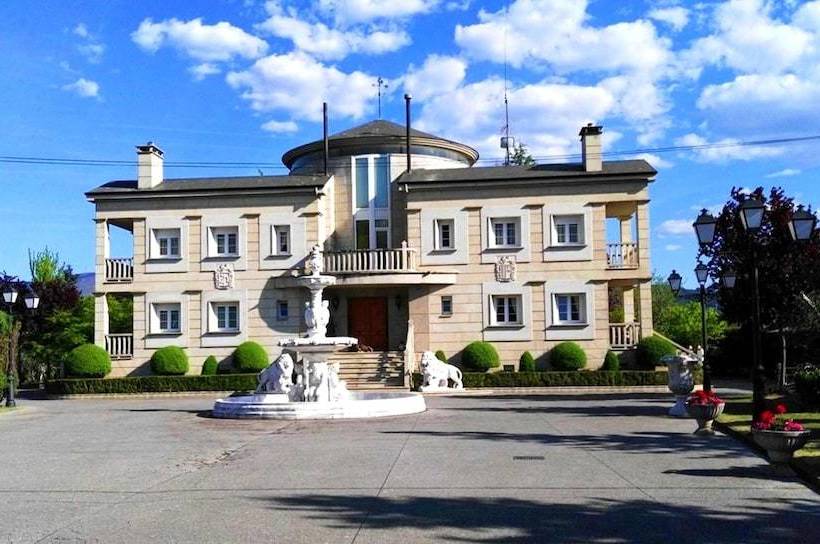 Mansion With 4 Bedrooms In Congosto, With Enclosed Garden And Wifi