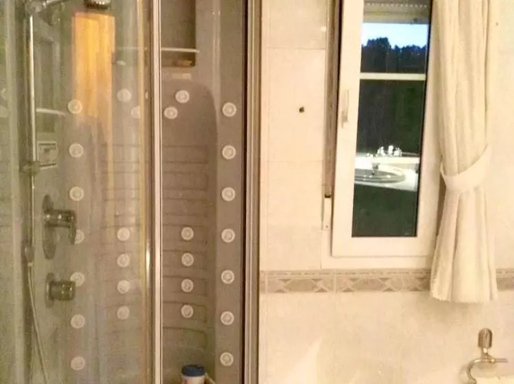 Mansion With 4 Bedrooms In Congosto, With Enclosed Garden And Wifi