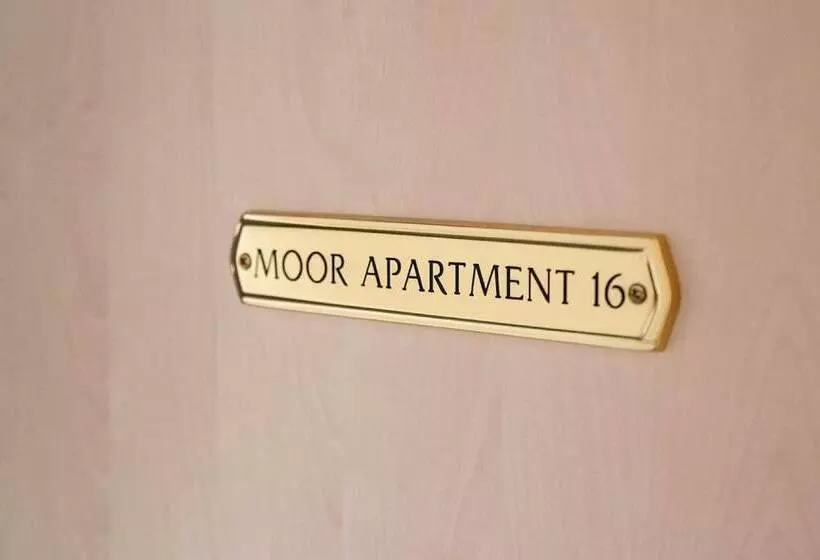 Moor Apartment