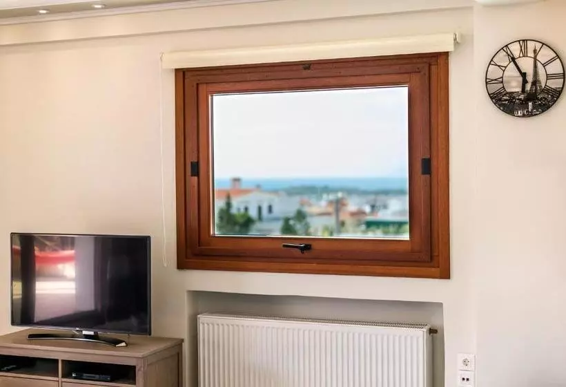 Leo   Unique Glyfada Apartment