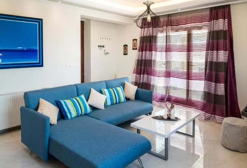 Leo   Unique Glyfada Apartment