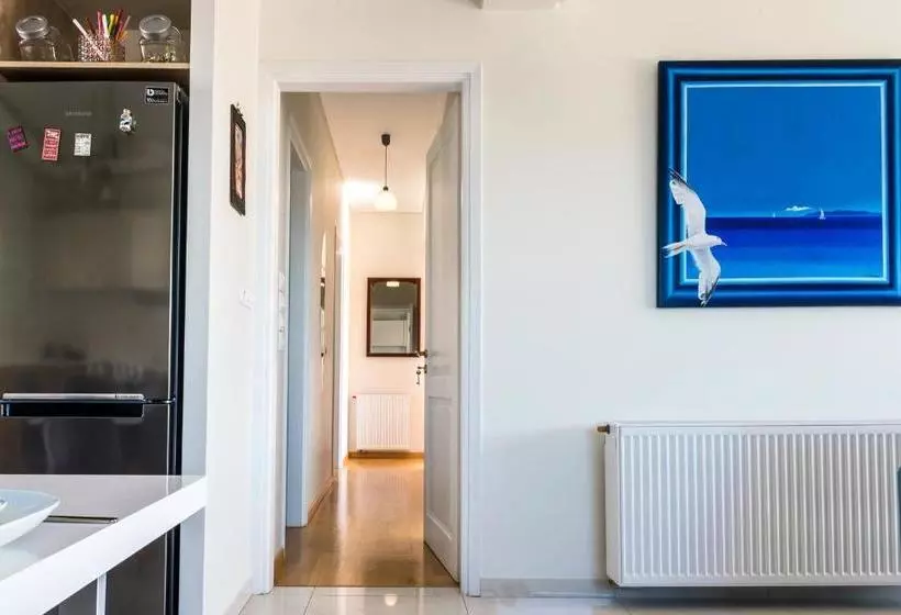 Leo   Unique Glyfada Apartment