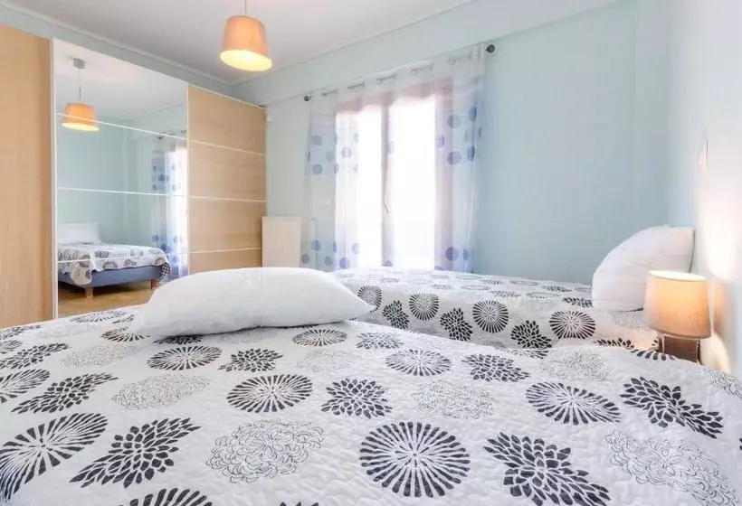 Leo   Unique Glyfada Apartment