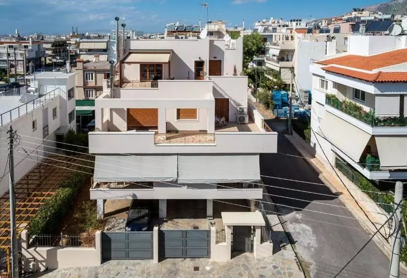 Leo   Unique Glyfada Apartment