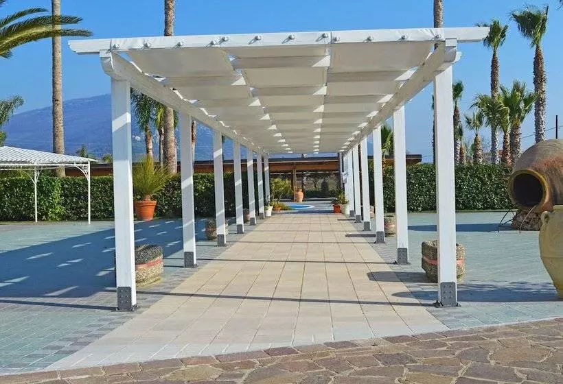 Hostelli & Resort Perla