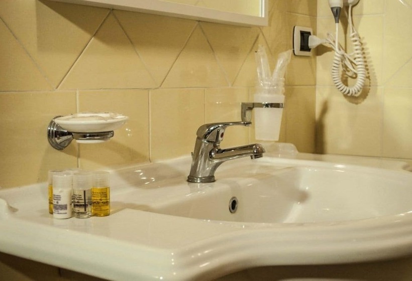 簡易ホテル & Resort Perla