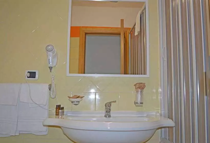 Hostelli & Resort Perla