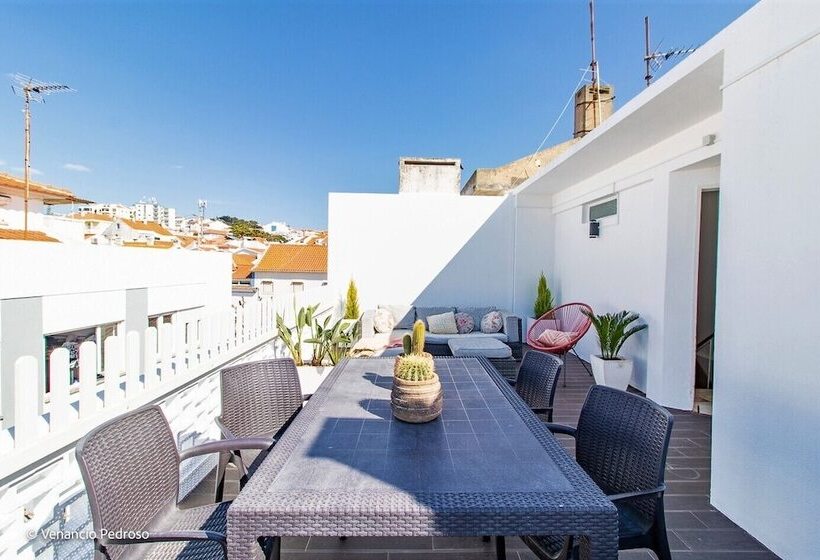 Nesha Ericeira Flats