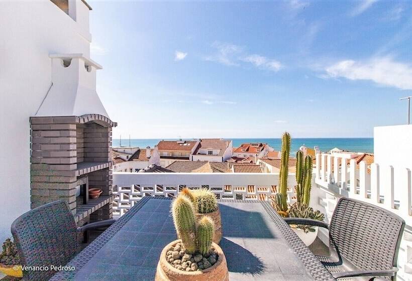 Nesha Ericeira Flats