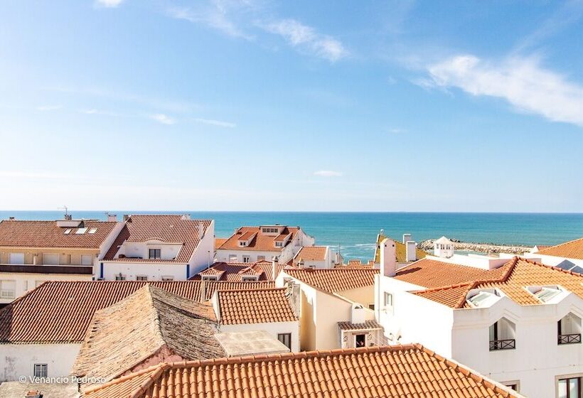 Nesha Ericeira Flats