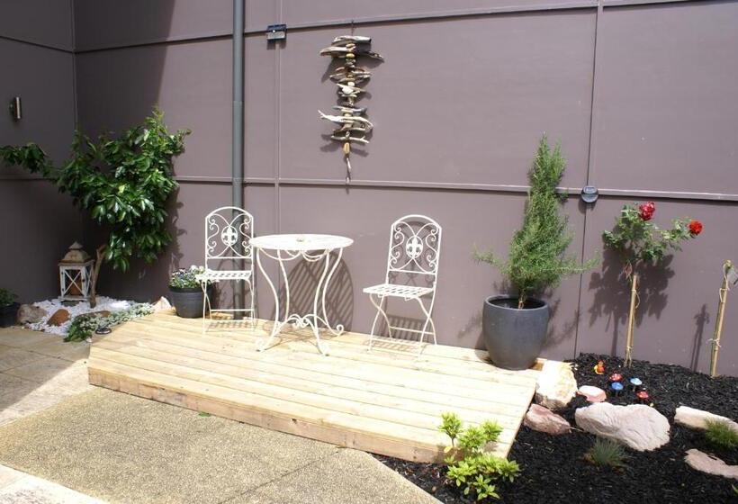 Torquay Golf Retreats   Pool, Beach, Tennis, Golf