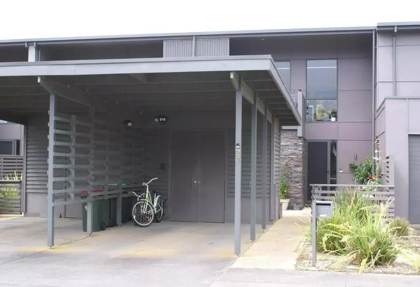 Torquay Golf Retreats   Pool, Beach, Tennis, Golf