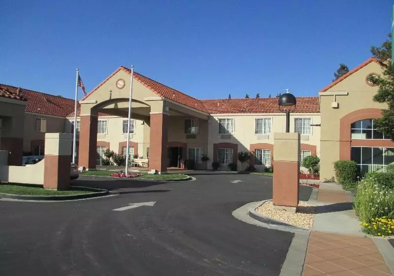 酒店 Best Western Brentwood Inn