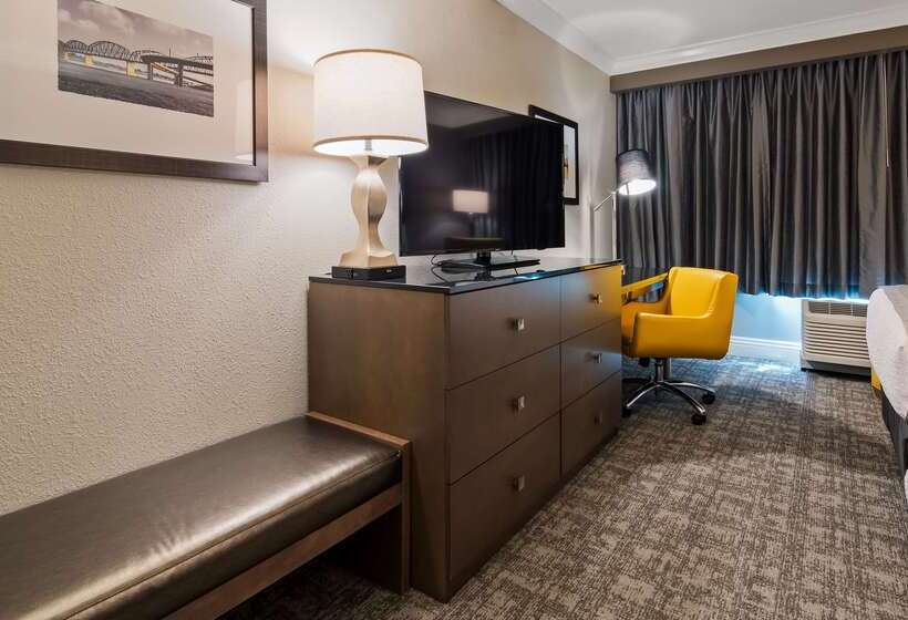 בית מלון כפרי Best Western Premier Airport/expo Center