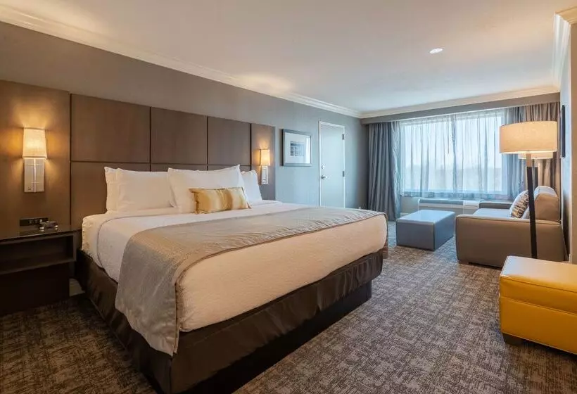 Отель Best Western Premier Airport/expo Center