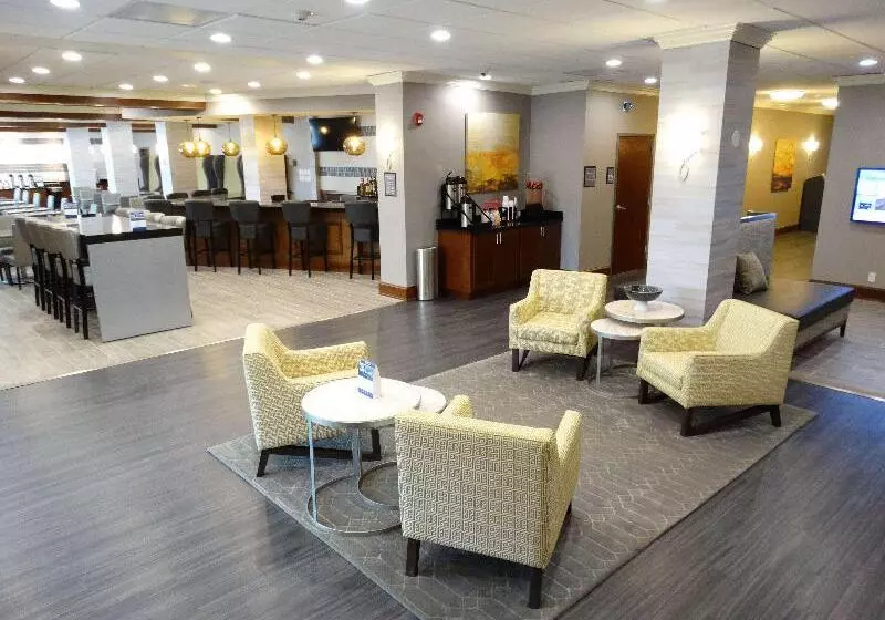 Отель Best Western Premier Airport/expo Center