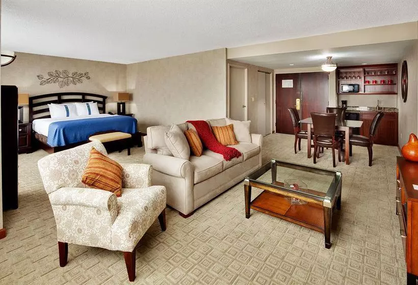 هتل Holiday Inn Bridgeporttrumbullfairfield, An Ihg