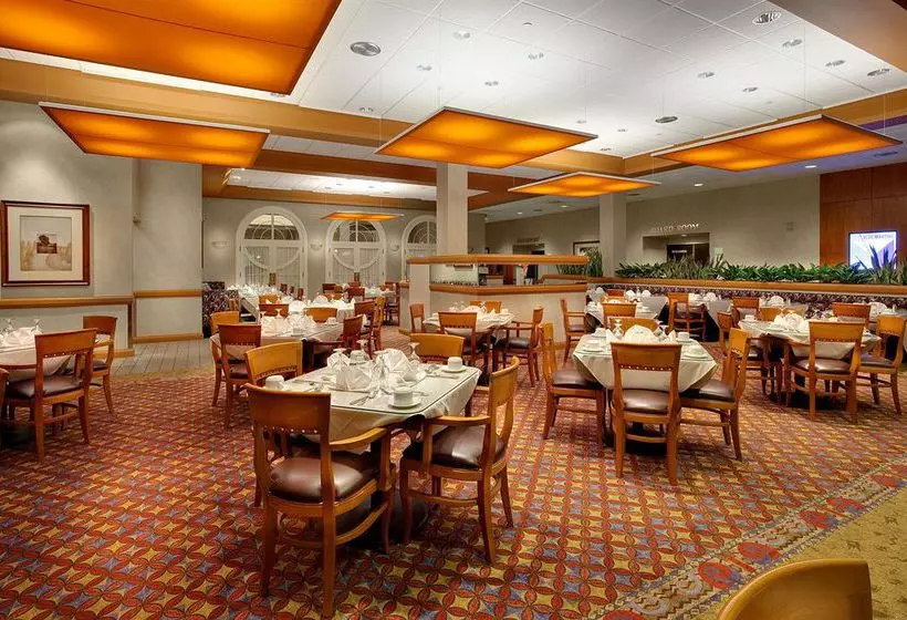 هتل Holiday Inn Bridgeporttrumbullfairfield, An Ihg