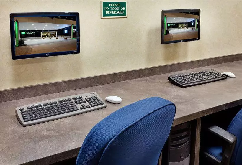 هتل Holiday Inn Bridgeporttrumbullfairfield, An Ihg