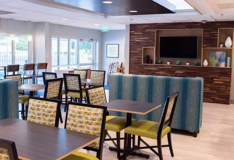 Holiday Inn Express Hotel & Suites Conover   Hickory Area, An Ihg