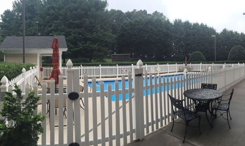 Holiday Inn Express Hotel & Suites Conover   Hickory Area, An Ihg