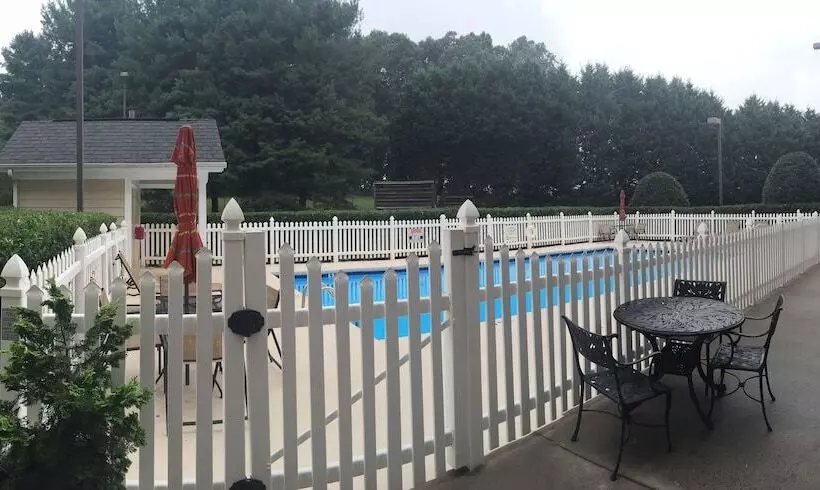 Holiday Inn Express Hotel & Suites Conover   Hickory Area, An Ihg