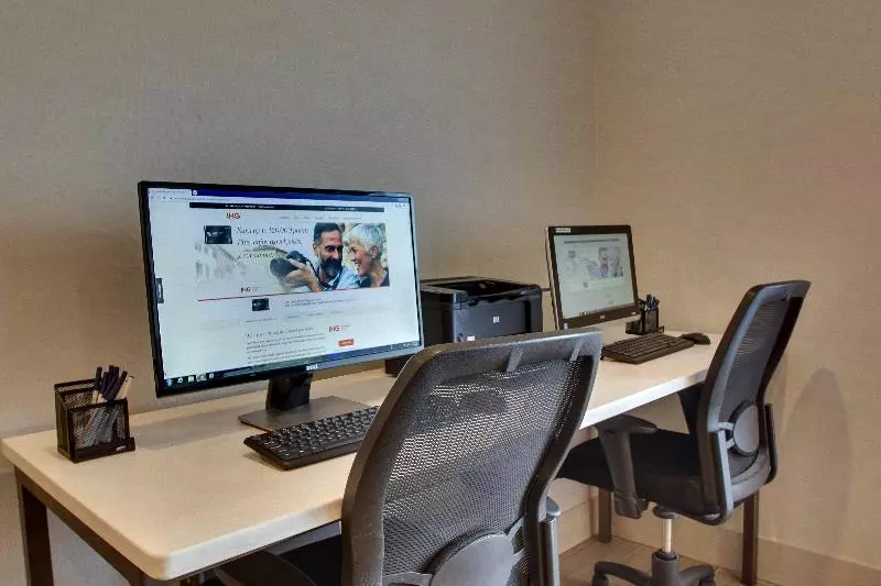 Отель Holiday Inn Express Baltimore Bwi Airport West, An Ihg